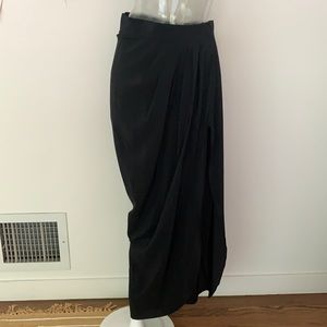 High waisted long Skirt with slit (tulip shape)
